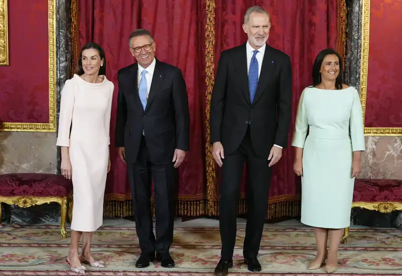 Los Reyes Felipe y Letizia con el presidente de Portugal y la primera dama