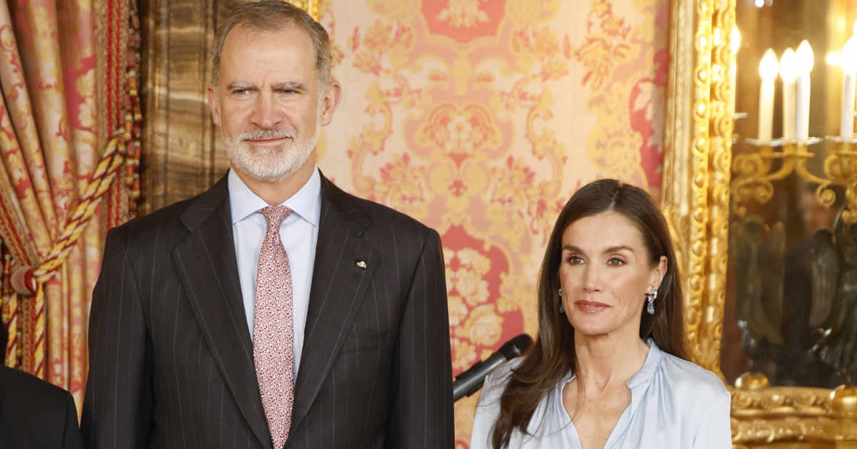 El menú que los Reyes Felipe VI y Letizia han degustado en su cita previa a la entrega del Premio Cervantes 2025: del lomo de caballa a las albóndigas de choco y