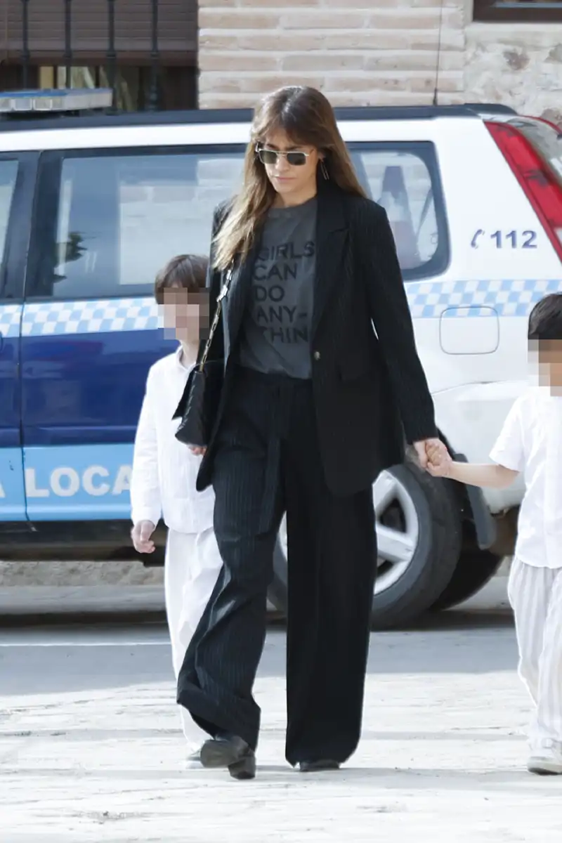 Isabel Jiménez ha acompañado a Sara Carbonero en el último adiós a su madre