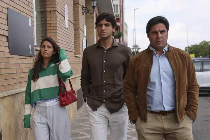 Tana Rivera llega al hospital sevillano junto a Tomás Páramo y Fran Rivera