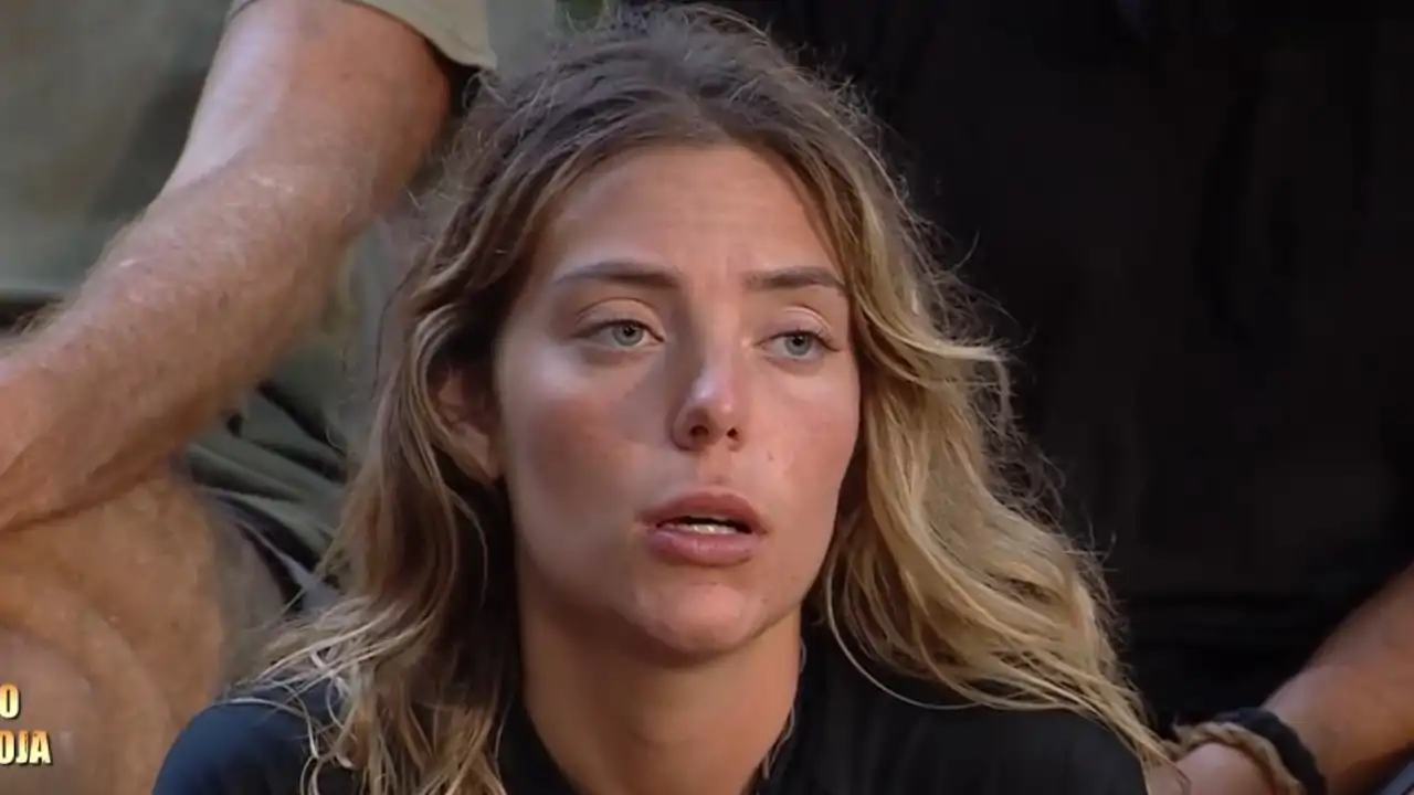 Claudia, durante la última emisión de 'Supervivientes' en medio del conflicto que mantiene con Gerard. 