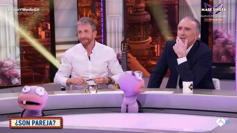 Juan y Medio, detective del amor en 'El Hormiguero'