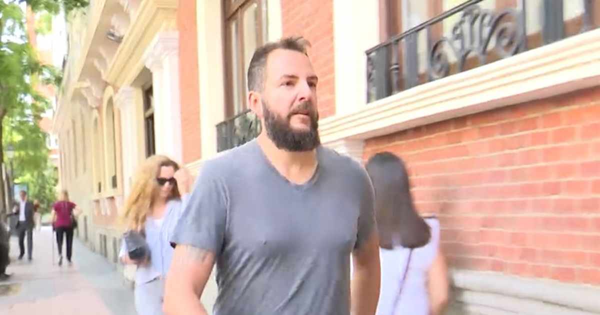 Borja Thyssen y Blanca Cuesta evitan responder a la prensa