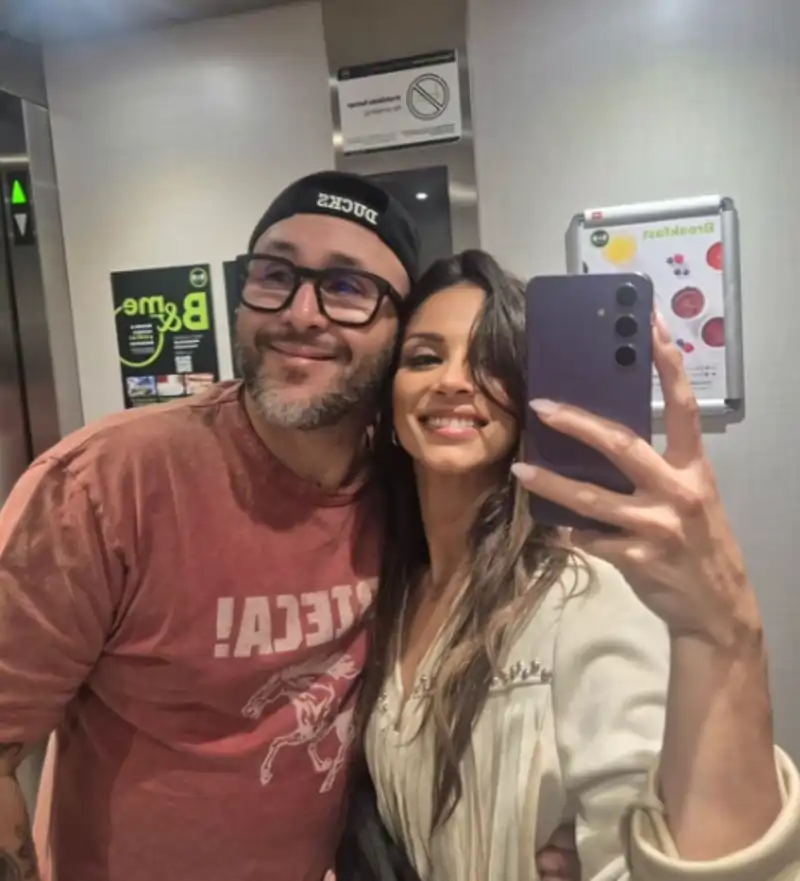 Kiko Rivera y Lola García en una fotografía en un viaje