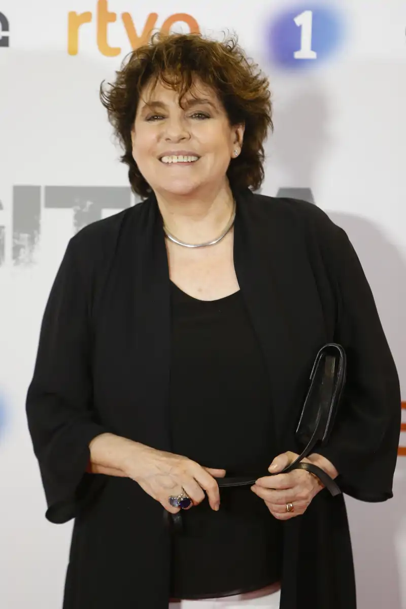Charo López (83 años), actriz: "La vida ha pasado fugaz. Cada uno vive ...