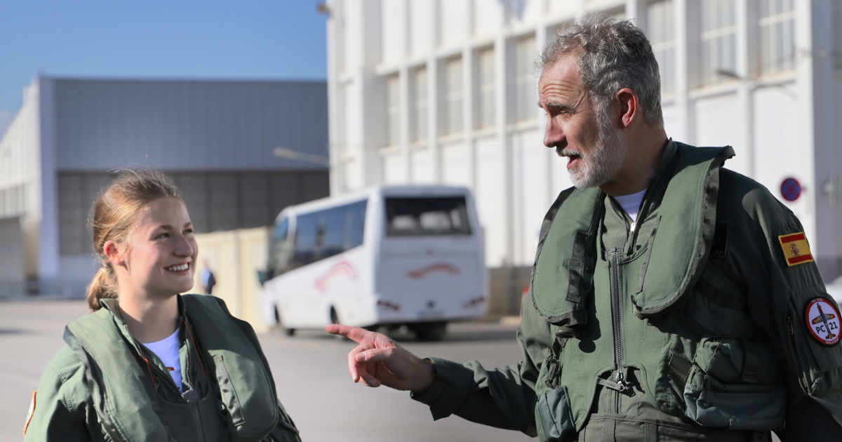 María José Gómez y Verdú, experta en protocolo: "Resulta significativo que la celebración del 12º aniversario de la proclamación del Rey Felipe VI se vincule a la formación militar de la Princesa Leonor y que padre e hija compartan un vuelo"