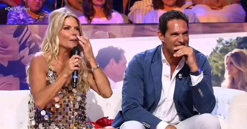 Makoke ha acudido a '¡De Viernes!', junto a Gonzalo, con quien ha desgranado detalles inéditos de su boda en Ibiza. 