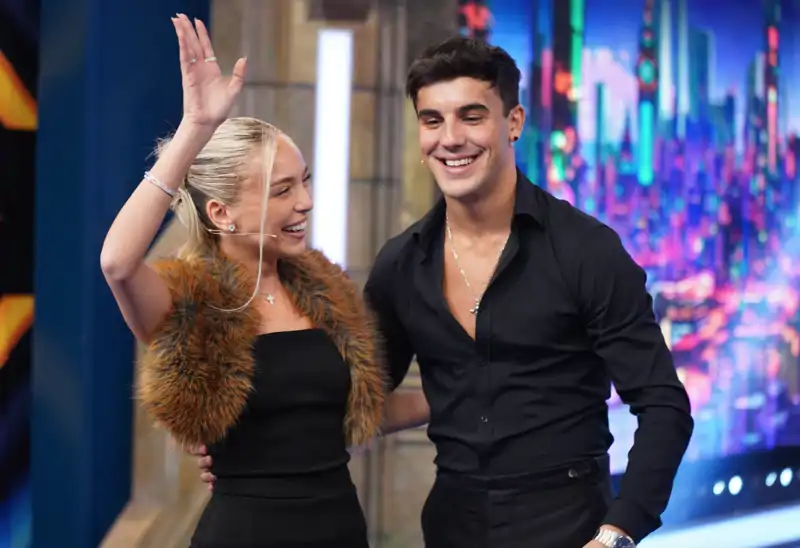 Ana Mena y Óscar Casas