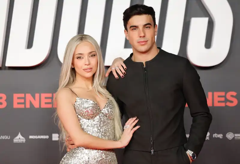Ana Mena y Óscar Casas