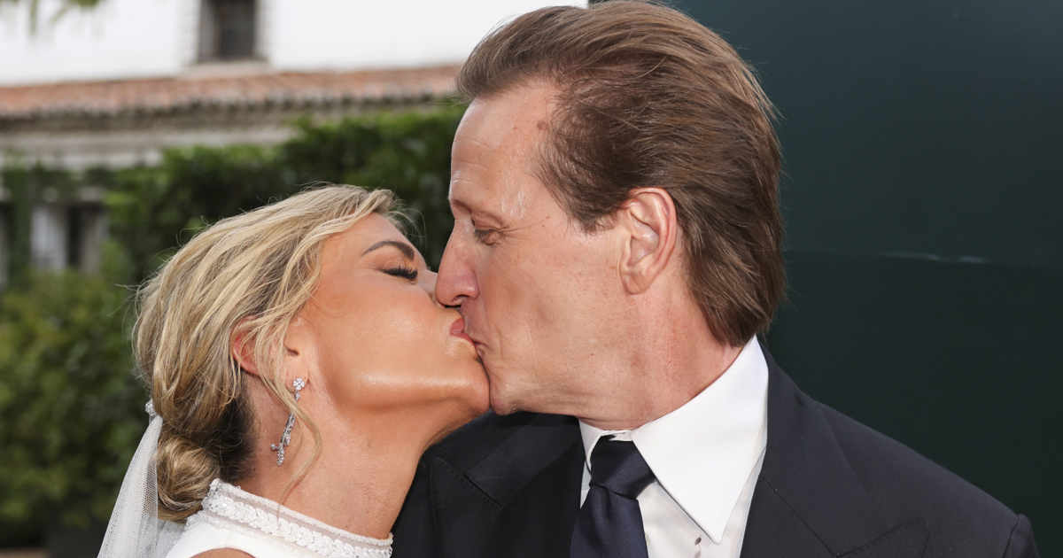 Así ha sido la romántica boda de Patricia Cerezo y Kiko Gámez: música de  Juan Peña, un bonito mensaje del novio y la Salve Rociera
