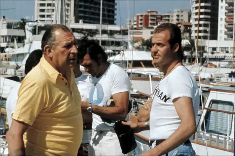 El Rey Juan Carlos en el puerto de Mallorca en los 70s