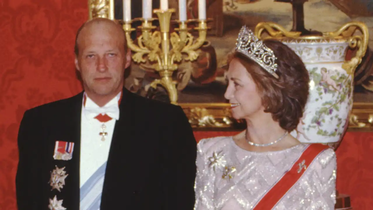 La Reina Sofía y Harald de Noruega durante una visita oficial