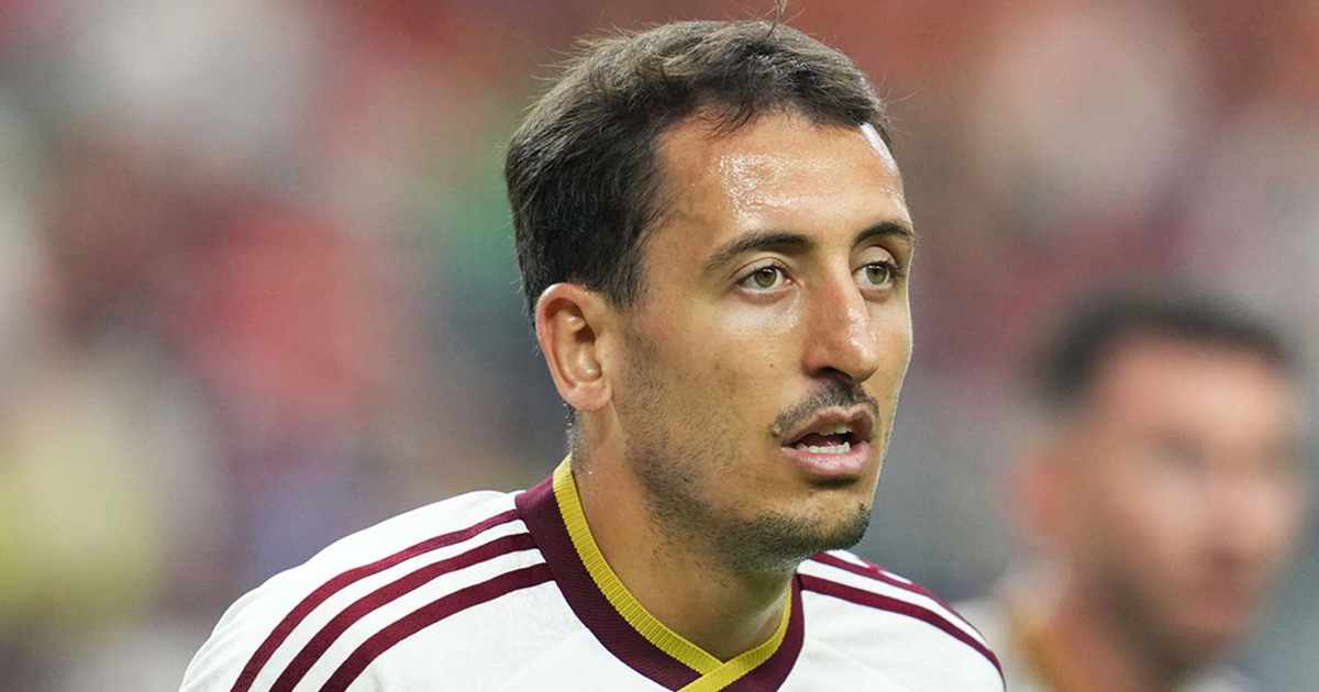 Ernesto, padre de Mikel Oyarzabal: "Era muy de jugar en la calle. Vivimos cerca de la plaza y bajaba mucho a jugar. Pero ver que es profesional es algo que yo no lo veía claro porque es muy difícil