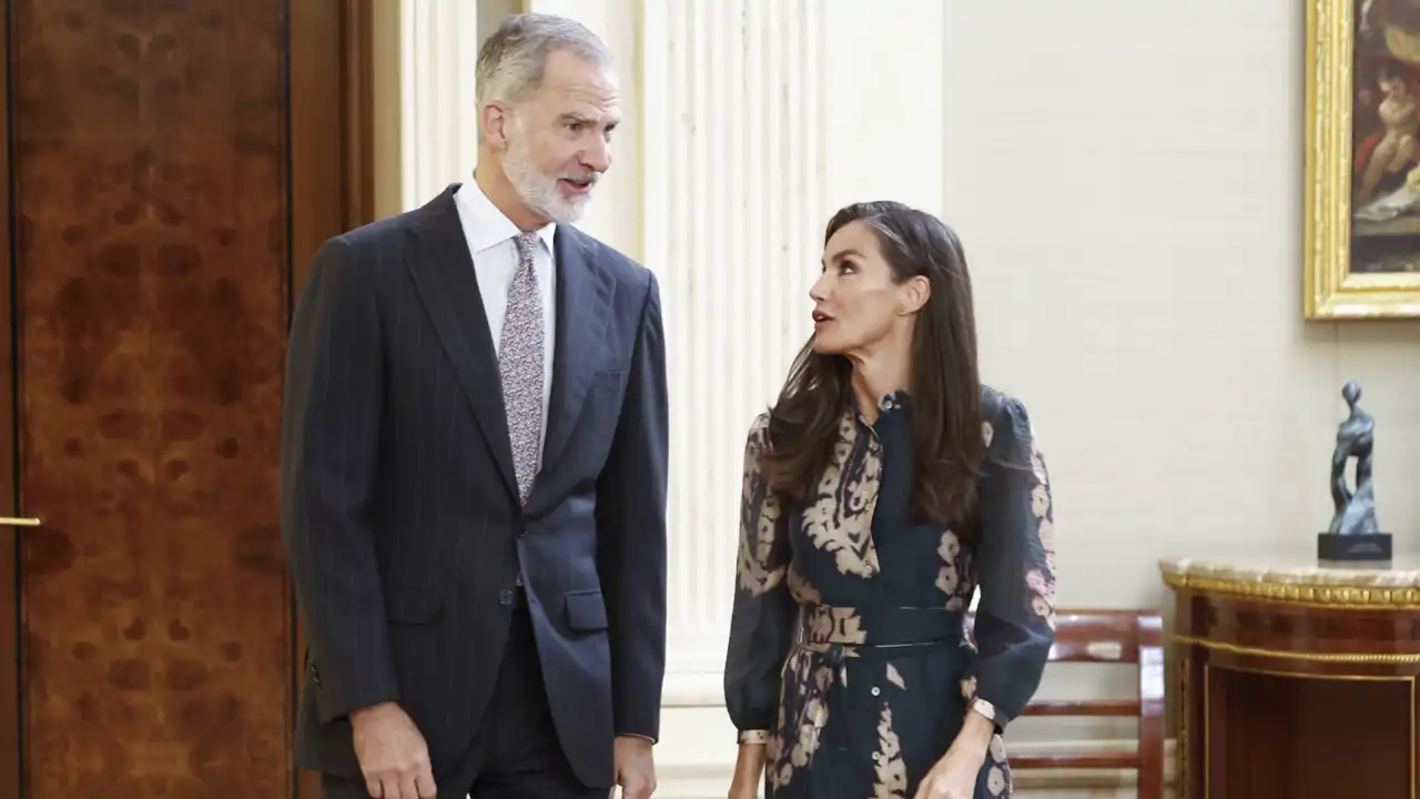 El Rey Felipe VI junto a la Reina Letizia durante un acto de agenda celebrado en Madrid