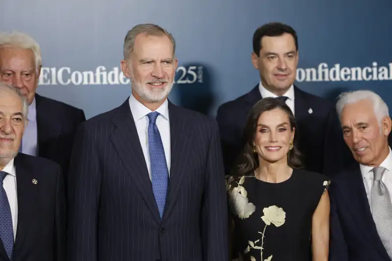 Los Reyes Felipe VI y Letizia en el 25º aniversario de 'El Confidencial'