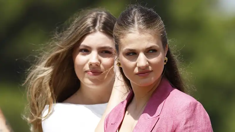 La Princesa Leonor y la Infanta Sofía en el yacimiento arqueológico de Empúries