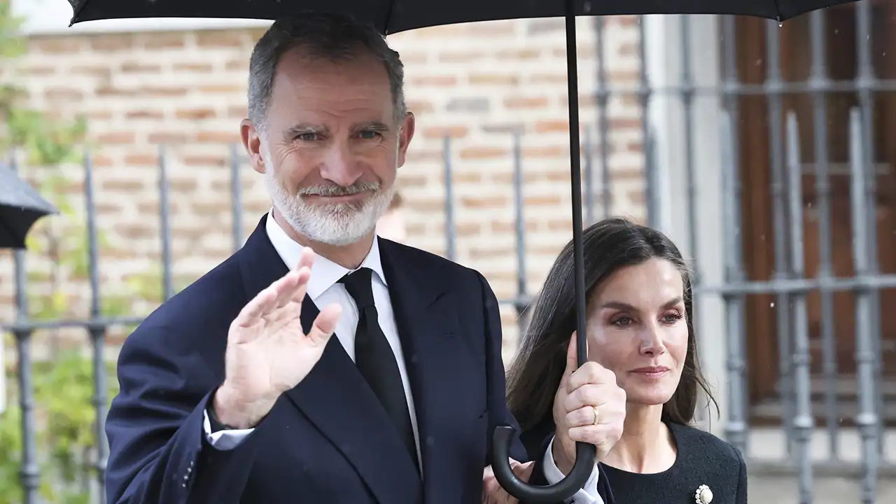 Los Reyes Felipe y Letizia en el funeral de Fernando Gómez Acebo