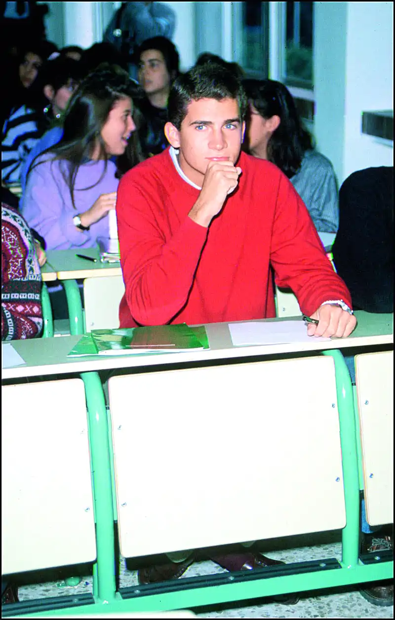 El Príncipe Felipe en la universidad.