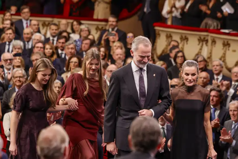 Los Reyes y sus hijas en los Premios Princesa de Asturias.