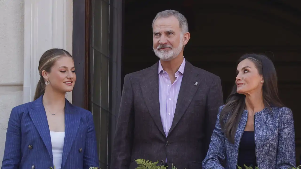 Los Reyes Felipe y Letizia junto a su primogénita, la Princesa Leonor, durante una visita a la localidad navarra de Tudela