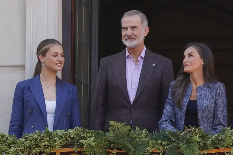 Los Reyes Felipe y Letizia junto a su primogénita, la Princesa Leonor, durante una visita a la localidad navarra de Tudela