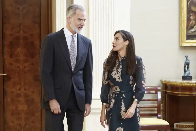 El Rey Felipe VI junto a la Reina Letizia durante un acto de agenda celebrado en Madrid