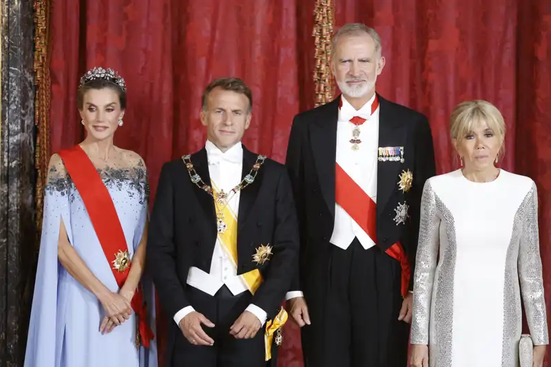 Los Reyes Felipe y Letizia en el Palacio Real de Madrid con los Macron