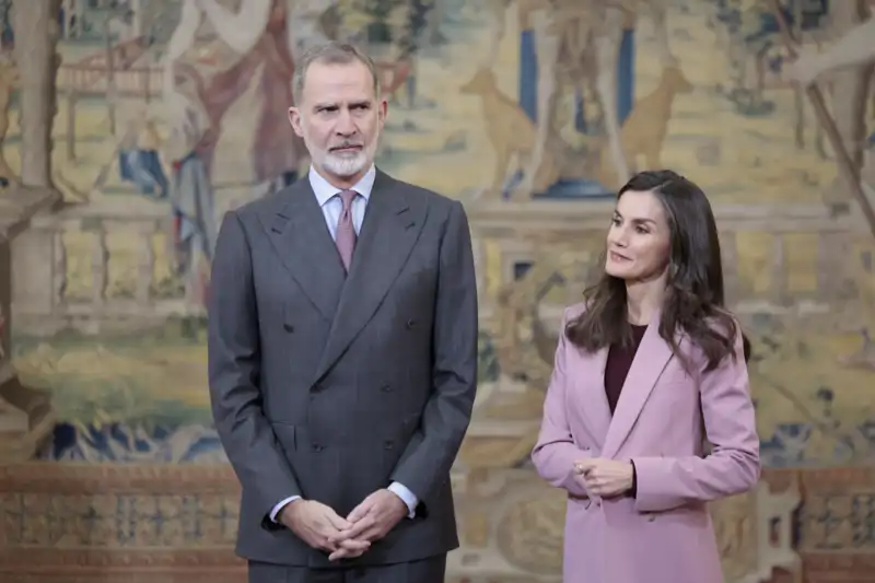 Los Reyes Felipe y Letizia han hecho públicos los sueldos de los altos mandatarios de Zarzuela.