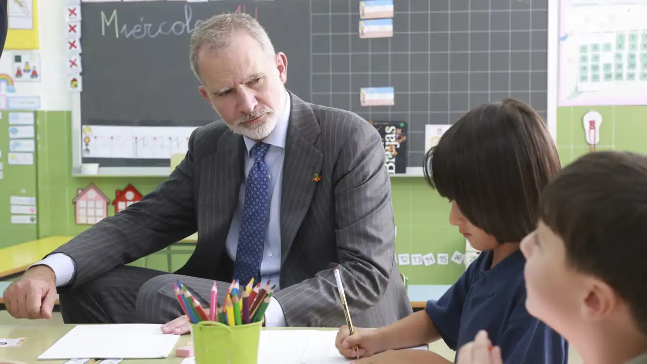 Felipe VI en el colegio Pintor Eduardo Morillas de Melilla