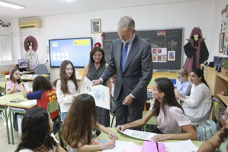 Felipe y Letizia en el colegio Pintor Eduardo Morillas de Melilla