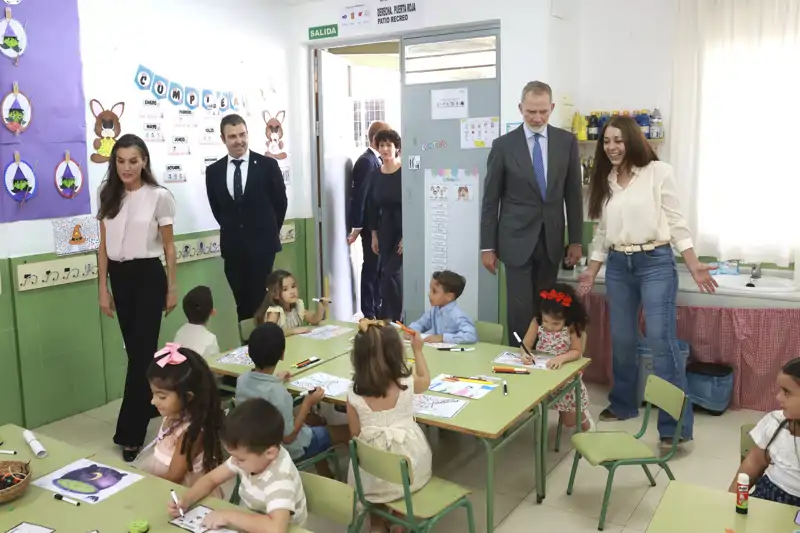 Felipe y Letizia en el colegio Pintor Eduardo Morillas de Melilla