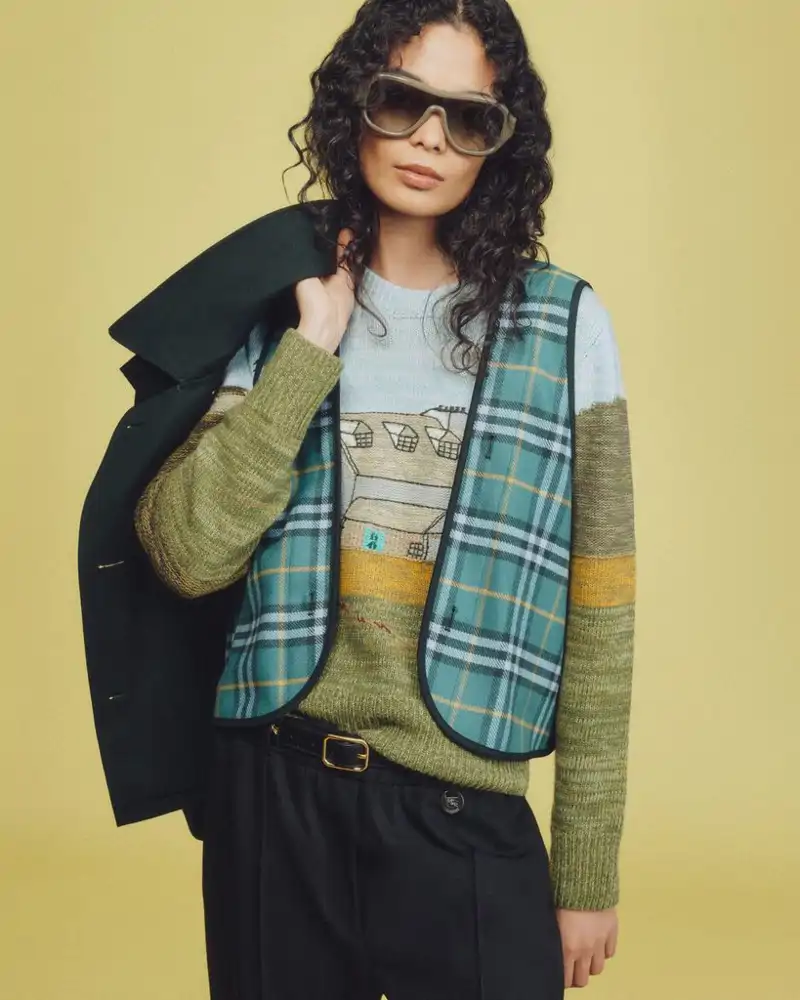 La colección cápsula de Burberry en la que colabora Carlos III