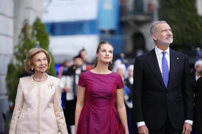 La Reina Sofía, la Princesa Leonor y el Rey Felipe VI en los Princesa de Asturias 2026