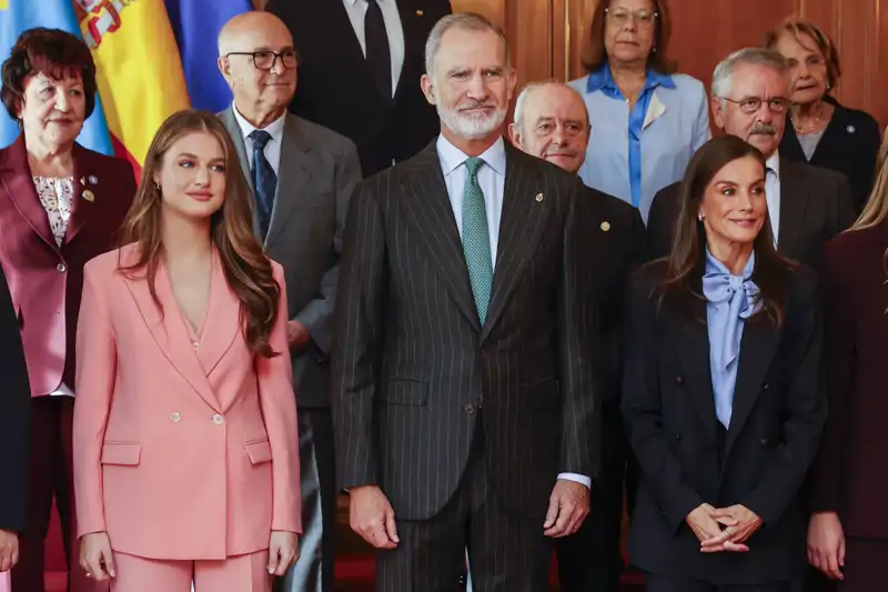 La Princesa Leonor, junto a Felipe VI en las audiencias de los Premios Princesa de Asturias